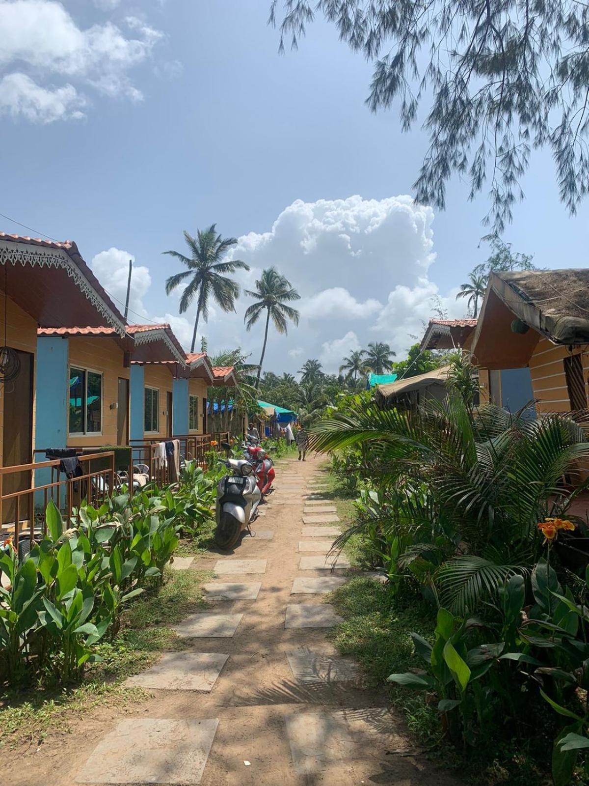 Sydney X Huts Hotel Arambol Exterior photo